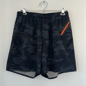 Lululemon Men's Camo Pacebreaker Linerless Shorts 7" in Medium